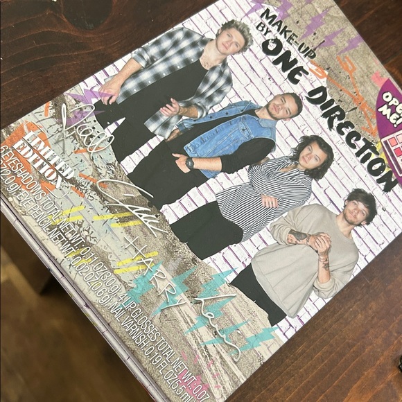 1D Colorful Makeup Set - Picture 4 of 4